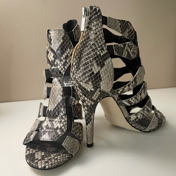 Ivanka Trump Heels - Picture 3 of 4